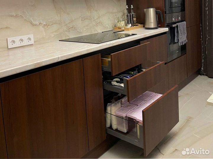 Кухонный гарнитур / Кухни на заказ