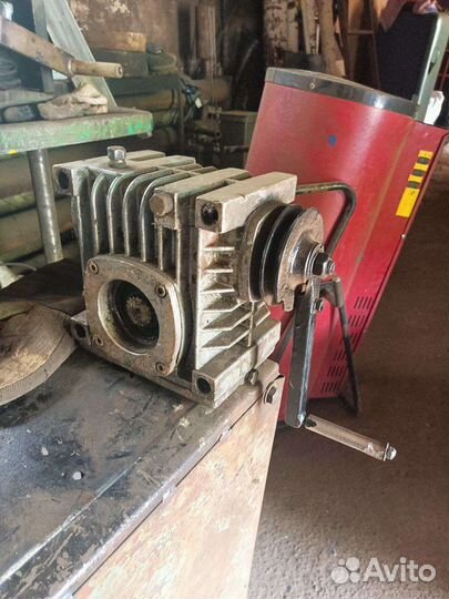 Лебедка ручная червячная