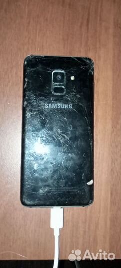 Телефон Samsung galaxy a8 2018 32/4gb 3000mAh