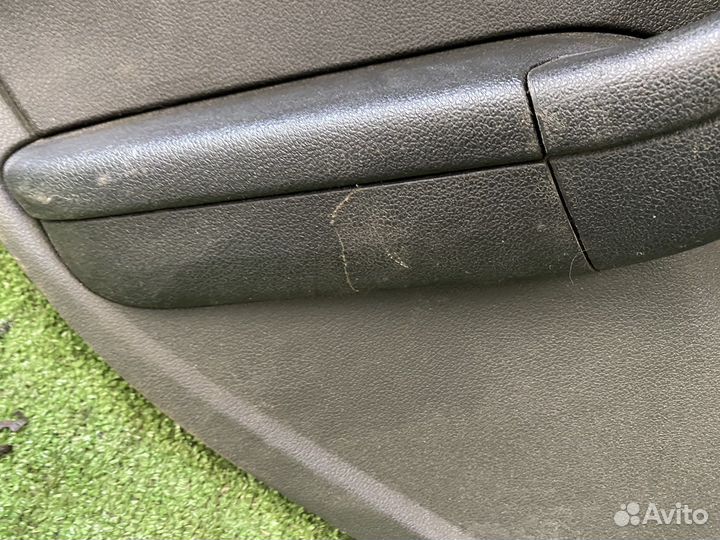 Обшивка задней левой двери Ford Focus 2