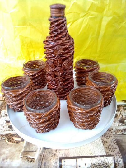 Набор стаканов с бутылкой