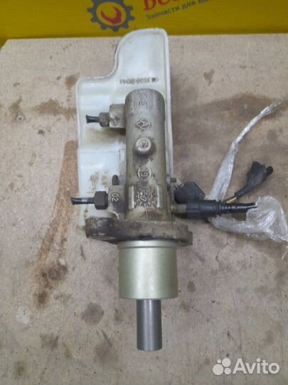 Бачок главного тормозного цилиндра Ford Focus 2