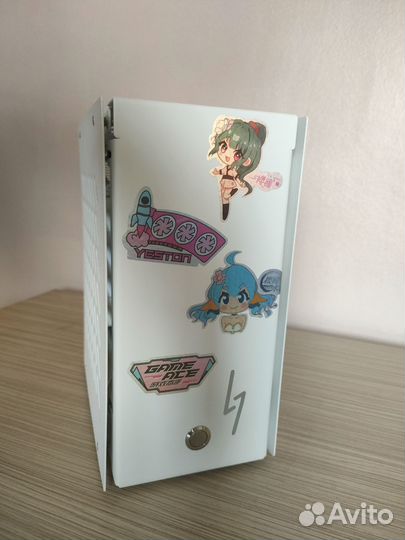 Игровой пк с монитором и клавиатурой