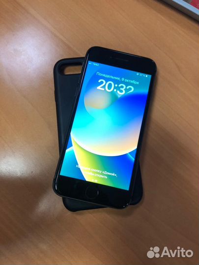 iPhone 8, 64 ГБ