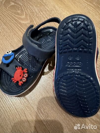 Сандалии crocs c7