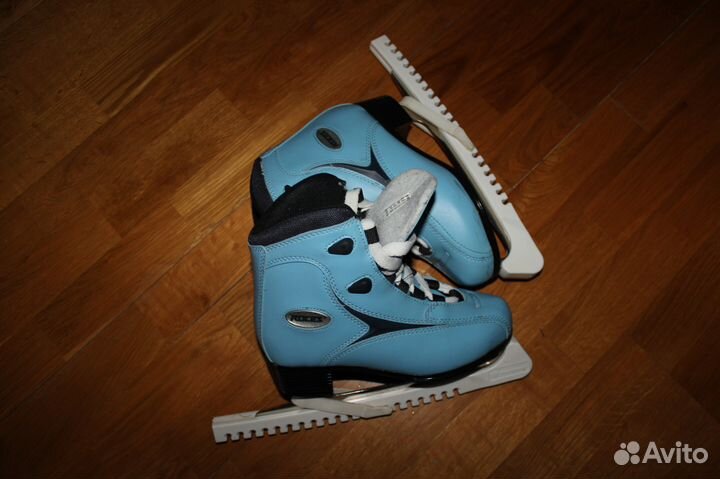 Коньки женские фигурные Roces