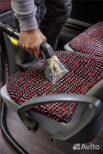 Моющий пылесос Karcher Puzzi 8/1 C