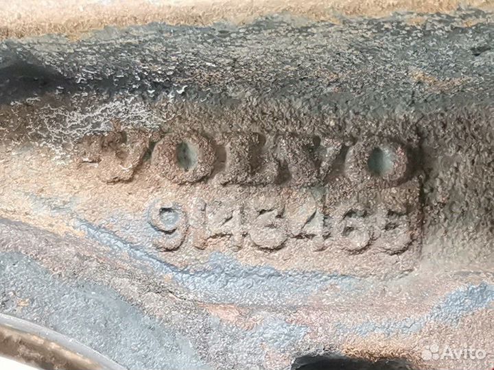 Кронштейн полуоси Volvo S60 2002 9143465