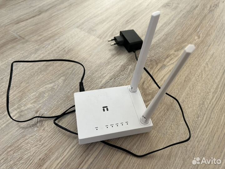 Роутер Netis W1