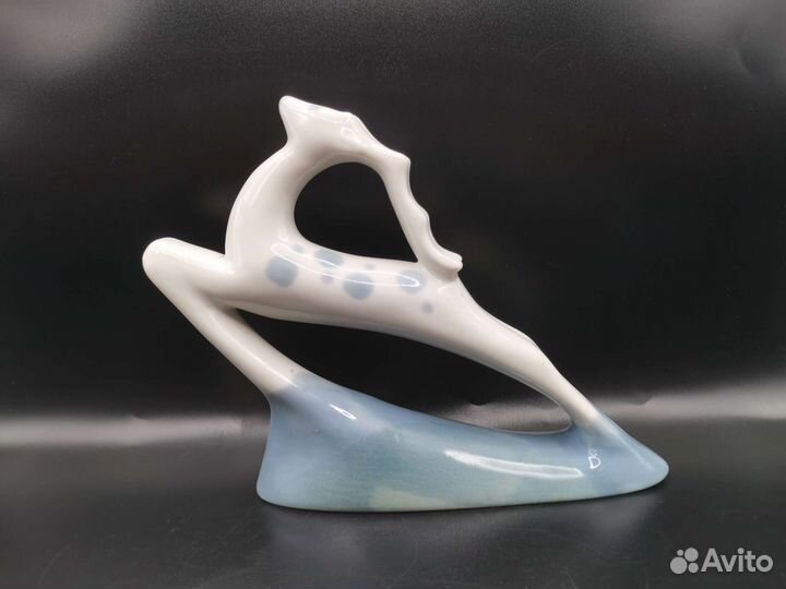 Статуэтка Олень в прыжке Сысерть Фарфор СССР