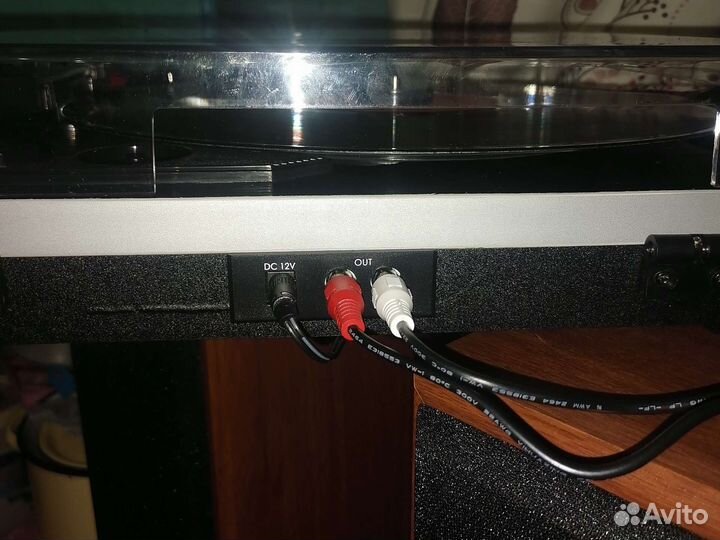 Проигрыватель винила с колонками Ritmix lp-380b