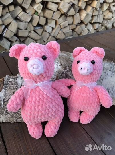 Вязаная игрушка Свинка