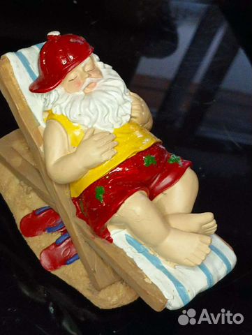 Дед мороз Санта на отдыхе