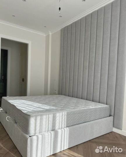 Кровать с мягким изголовьем