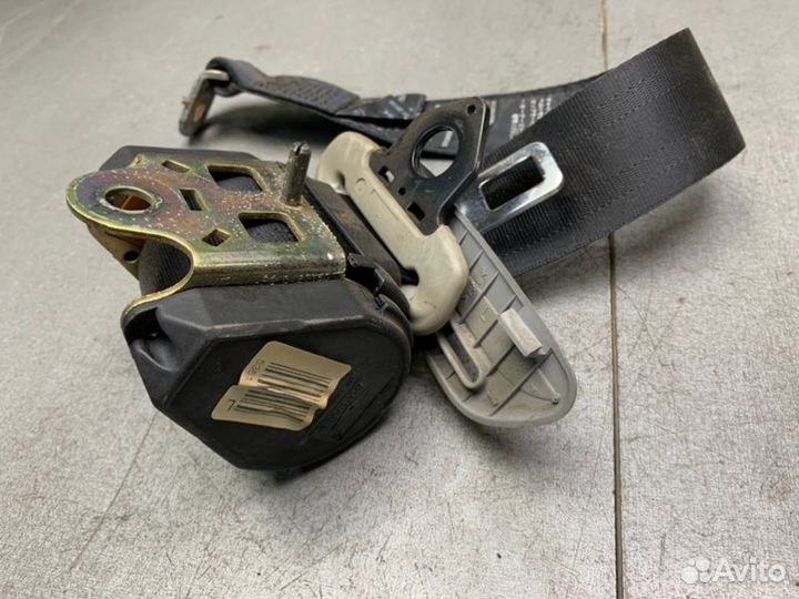 Ремень безопасности задний левый Mitsubishi