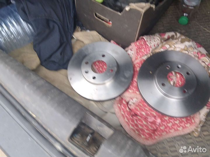Тормозные диски передние на Шевроле кобальт новые