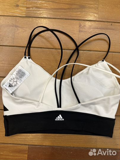 Топ спортивный adidas