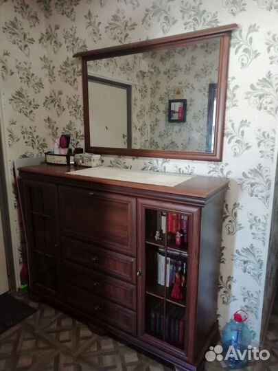 Комод и зеркало
