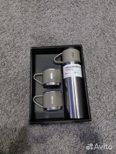 Термос с кружками