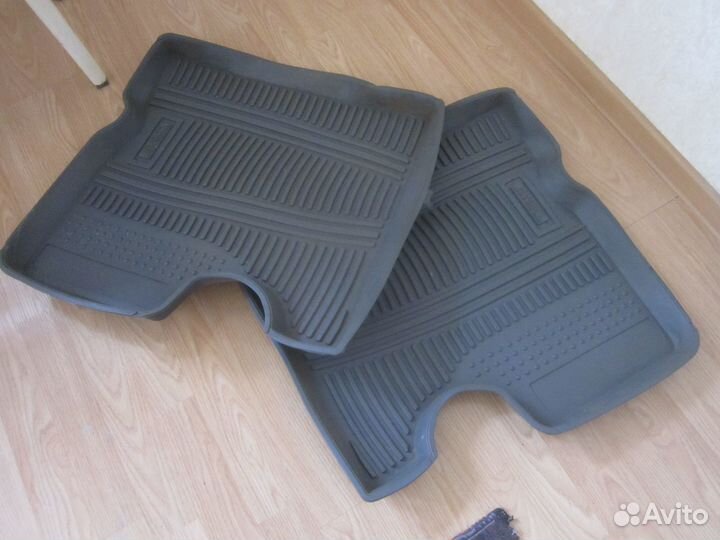 Коврики задние для Логана