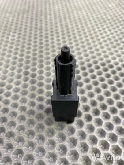 Б/У датчик педали тормоза (концевик) Nissan