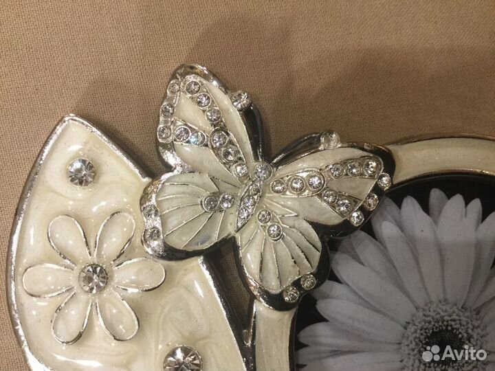 Рамки для фото в виде лабутенов со стразами новые