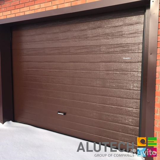 Секционные ворота alutech