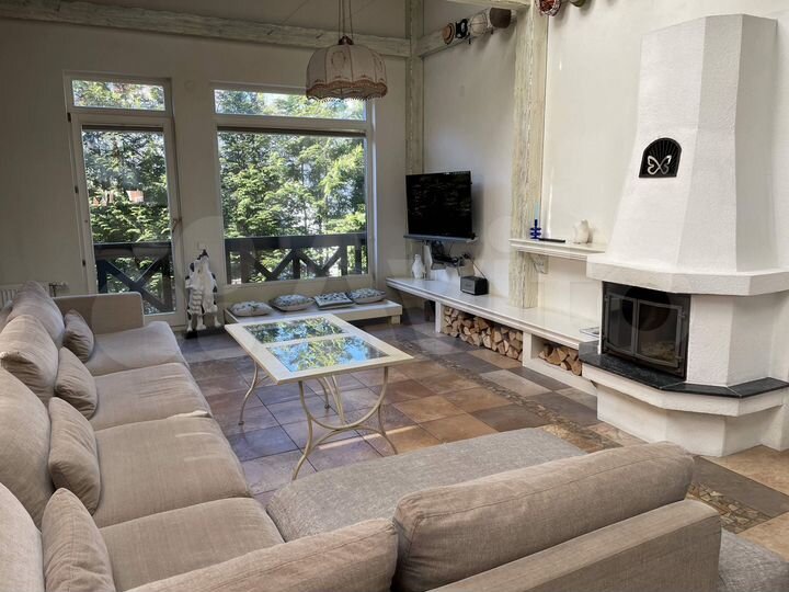 Дом 320 м² на участке 6 сот.