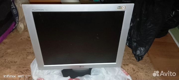 Монитор LG flatron L1730S