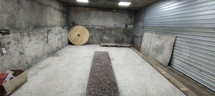 Гараж, > 30 м²