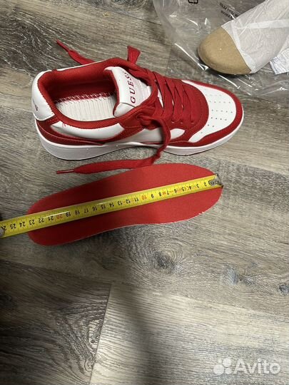 Кроссовки женские guess