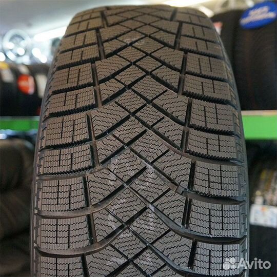Pirelli Ice Zero FR 185/65 R15 127