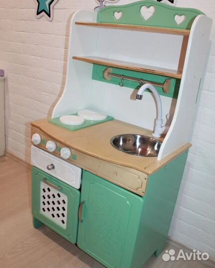 Детская игровая кухня деревянная