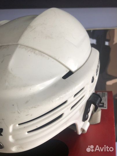 Хоккейный шлем