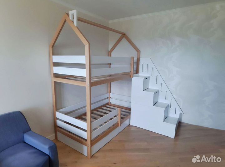 Детская Кровать из бука с ящиками