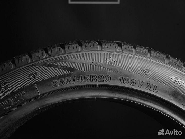 Zmax Winterhawke II 255/45 R20 99V