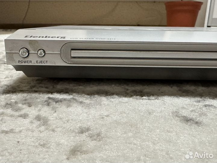 DVD плеер Elenberg
