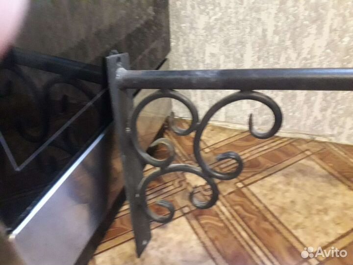 Вешалка угловая с элементами ковки