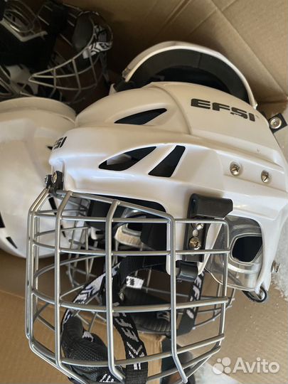 Хоккейные шлема