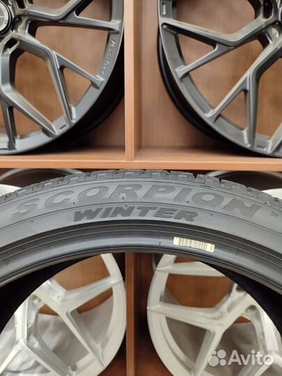 Pirelli Scorpion Winter 285/35 R22 и 315/30 R22 106V