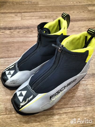 Лыжные ботинки