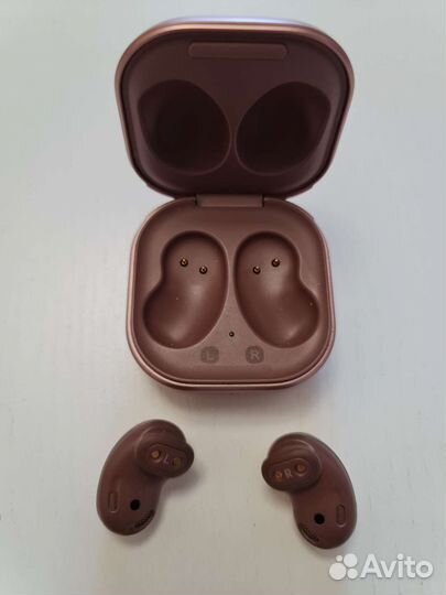 Беспроводные наушники Samsung buds live