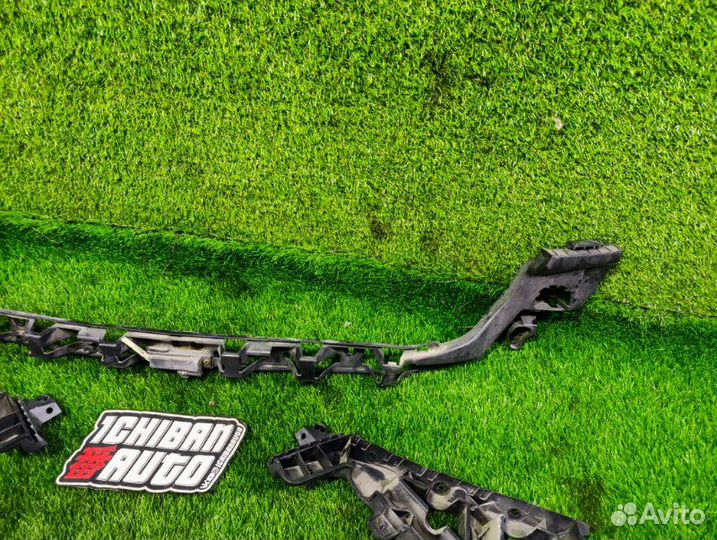 Крепление бампера заднее Jaguar Xe X760 204DTD