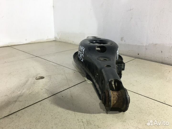 Рычаг задний нижний правый