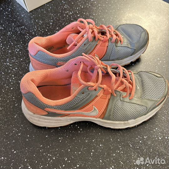 Беговые кроссовки женские nike 41