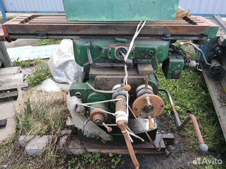 6Н11 Станок вертикальный консольно-фрезерный