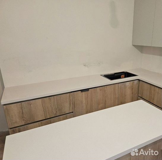 Столешница из камня кварцевый агломерат