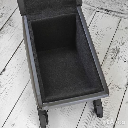 Подлокотник Audi A4 B6 (2000 - 2009 )