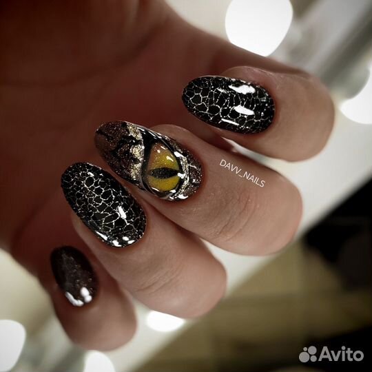 Маникюр в салоне (ТЦ Меркурий) неубиваемые ногти