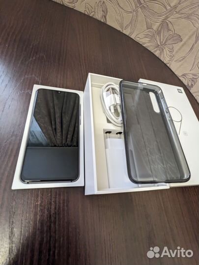 Xiaomi Mi 9 SE, 6/64 ГБ